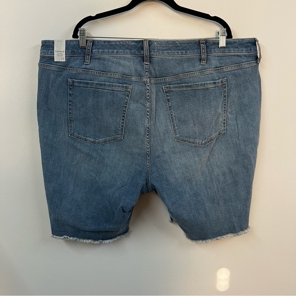 *NEW* Torrid Denim Bermuda Vintage Stretch Mid Rise Shorts - Picture 13 of 14